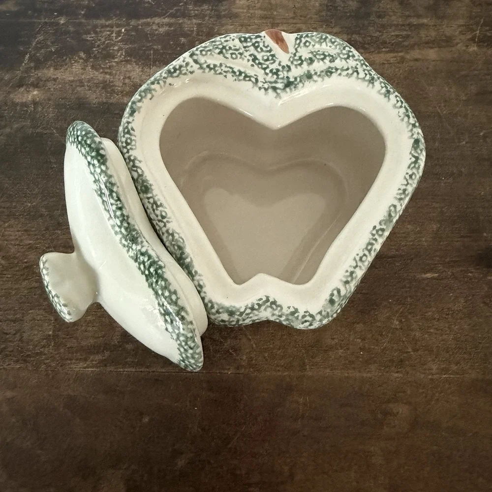 Vintage‎ Apple Themed Ceramic Kitchen Trinket Box Grannycore